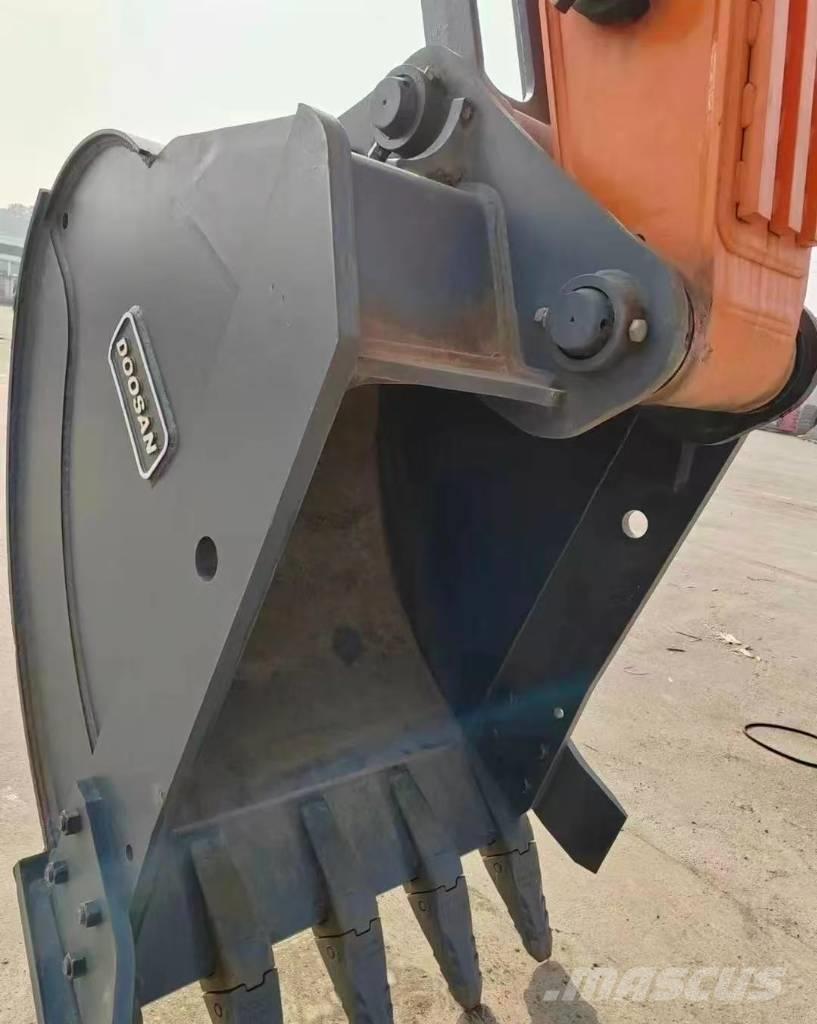 Doosan DX 220 Bagri goseničarji