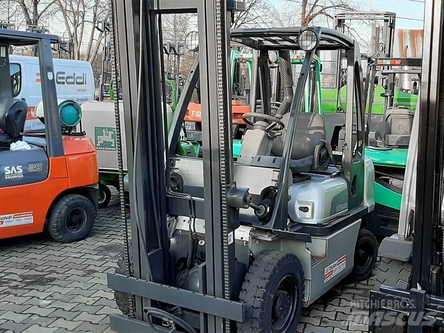 Nissan Y1D2A25Q Dizelski viličarji