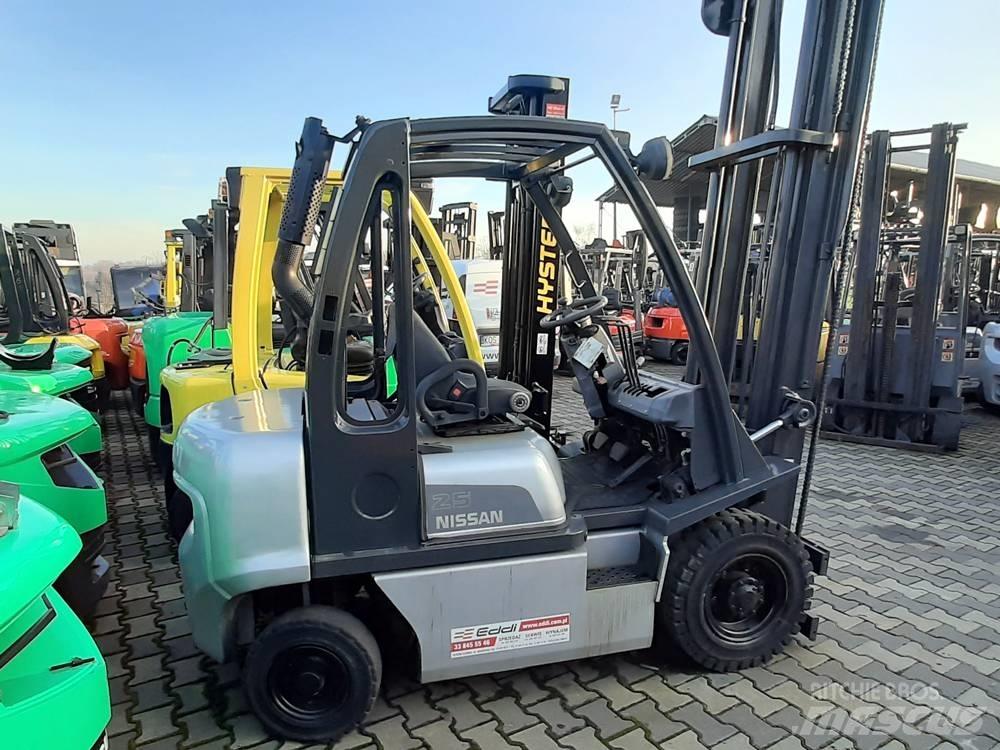 Nissan Y1D2A25Q Dizelski viličarji