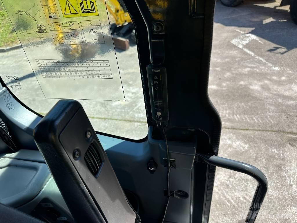 Komatsu PC210LCi-11 Bagri goseničarji