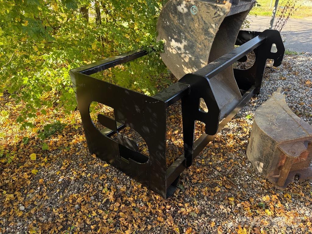 Takeuchi TB 260 Bagri goseničarji