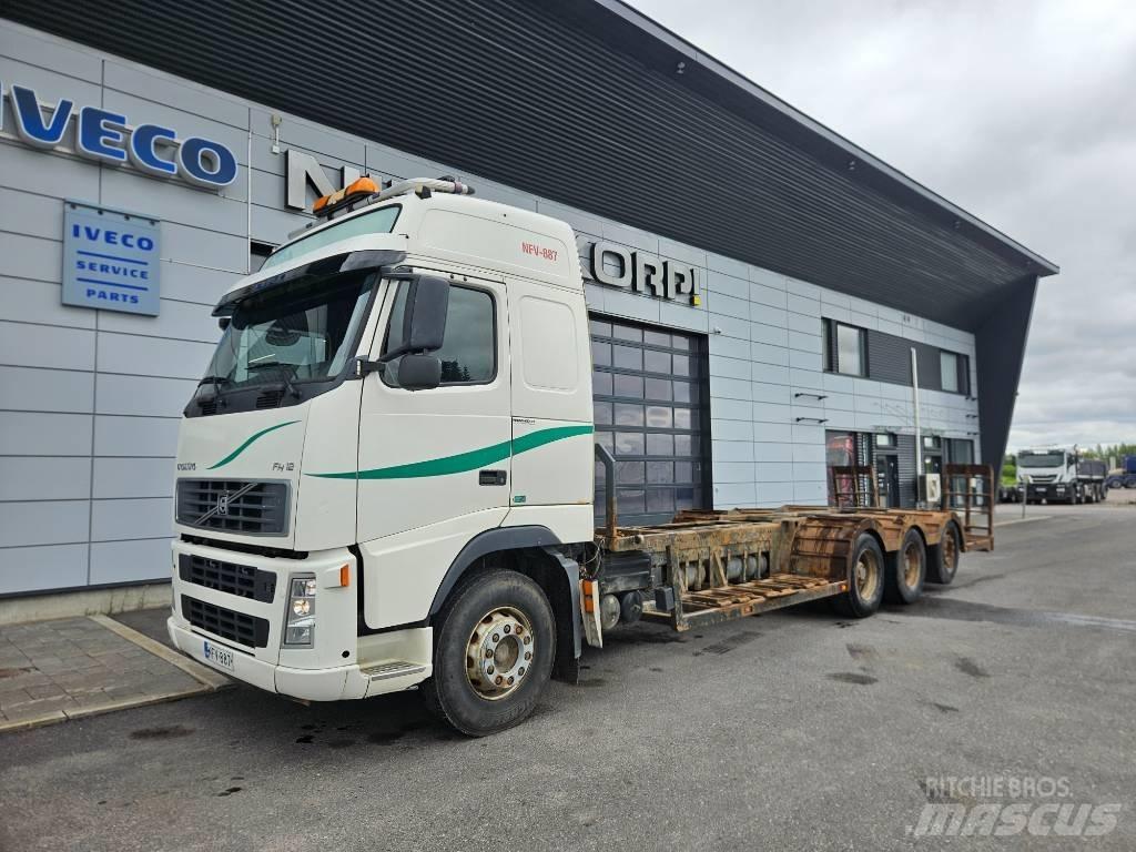 Volvo FH12 8x4 Tovornjaki za prevoz gozdnih strojev