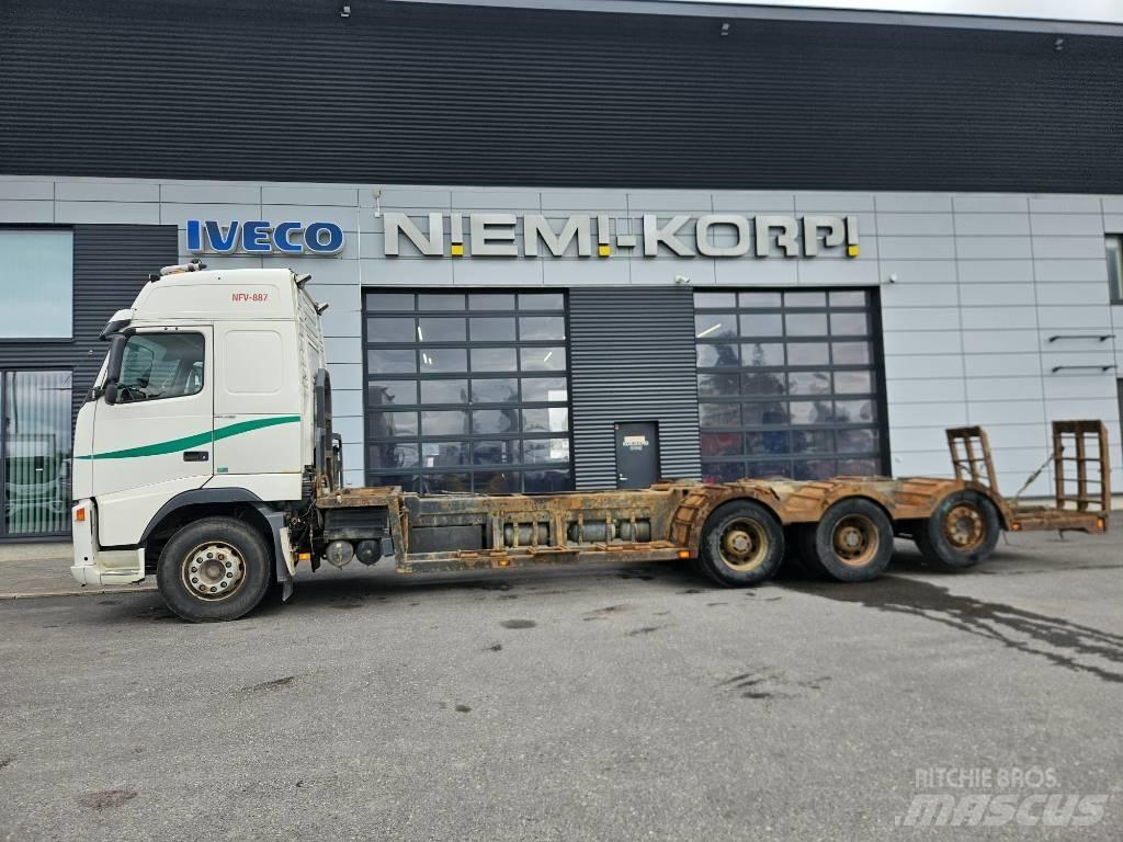 Volvo FH12 8x4 Tovornjaki za prevoz gozdnih strojev