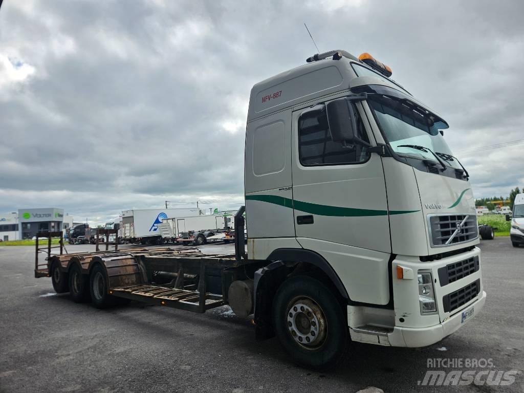 Volvo FH12 8x4 Tovornjaki za prevoz gozdnih strojev