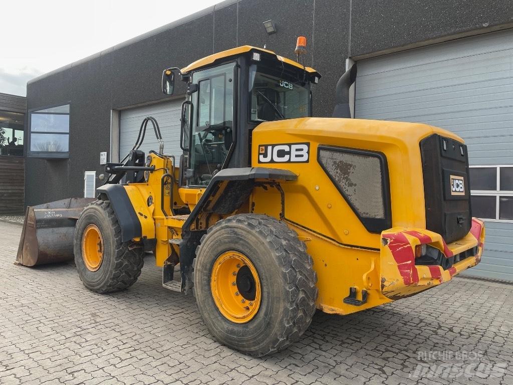 JCB 427HT Kolesni nakladalci