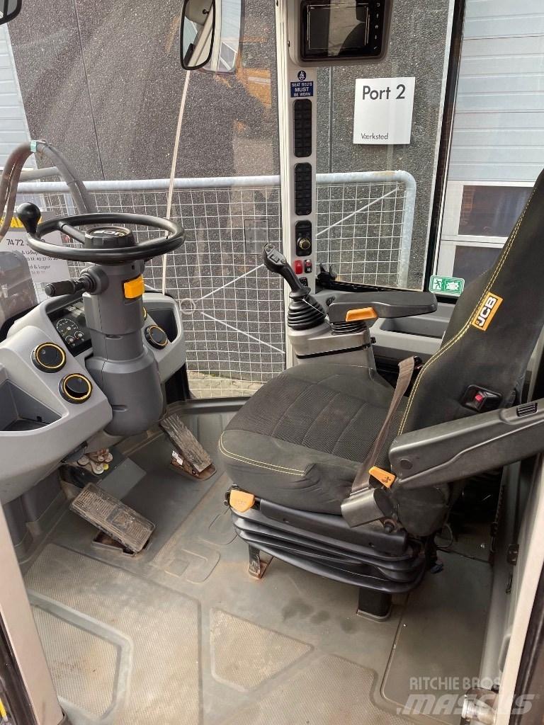 JCB 427HT Kolesni nakladalci