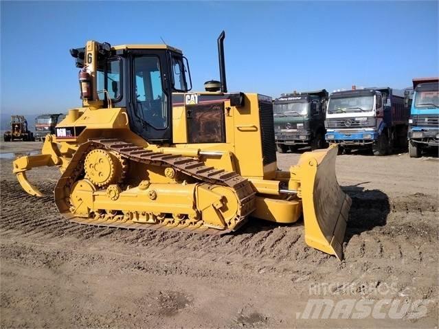 CAT D 6 M Buldožerji goseničarji