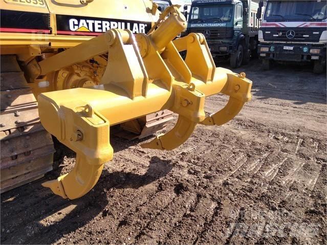 CAT D 6 M Buldožerji goseničarji
