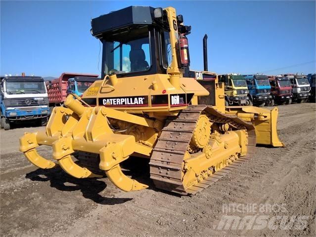 CAT D 6 M Buldožerji goseničarji