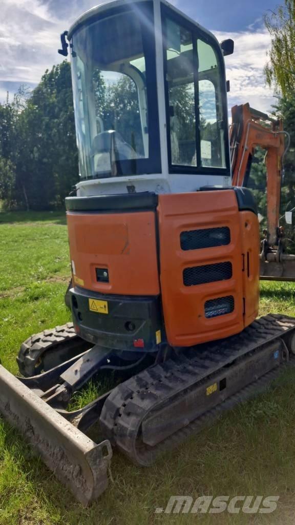 Hitachi ZX 26 Mini bagri <7t