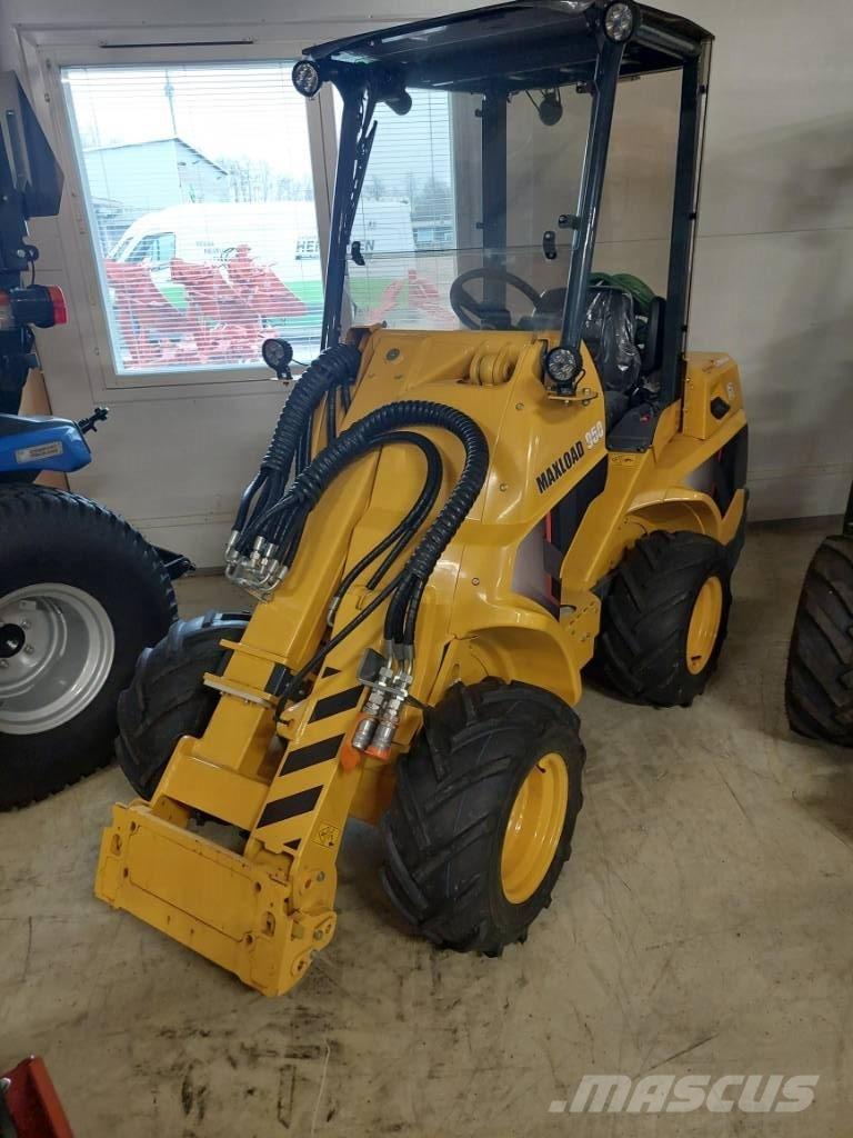  Maxload 950 Večnamenski nakladalci