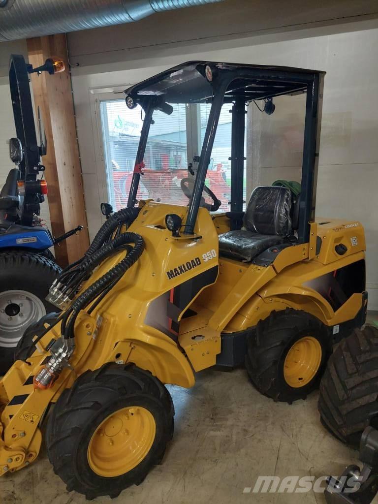  Maxload 950 Večnamenski nakladalci