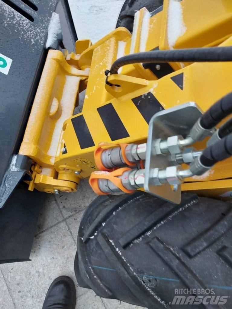  Maxload 950 Večnamenski nakladalci