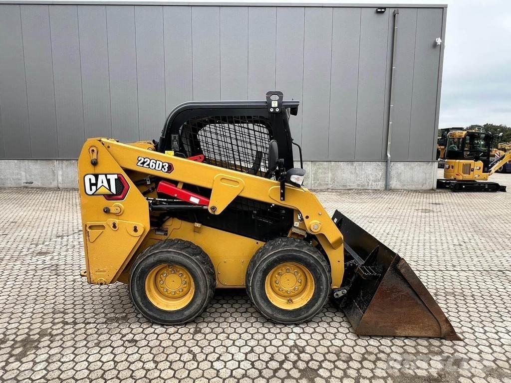 CAT 226D Skid steer mini nakladalci
