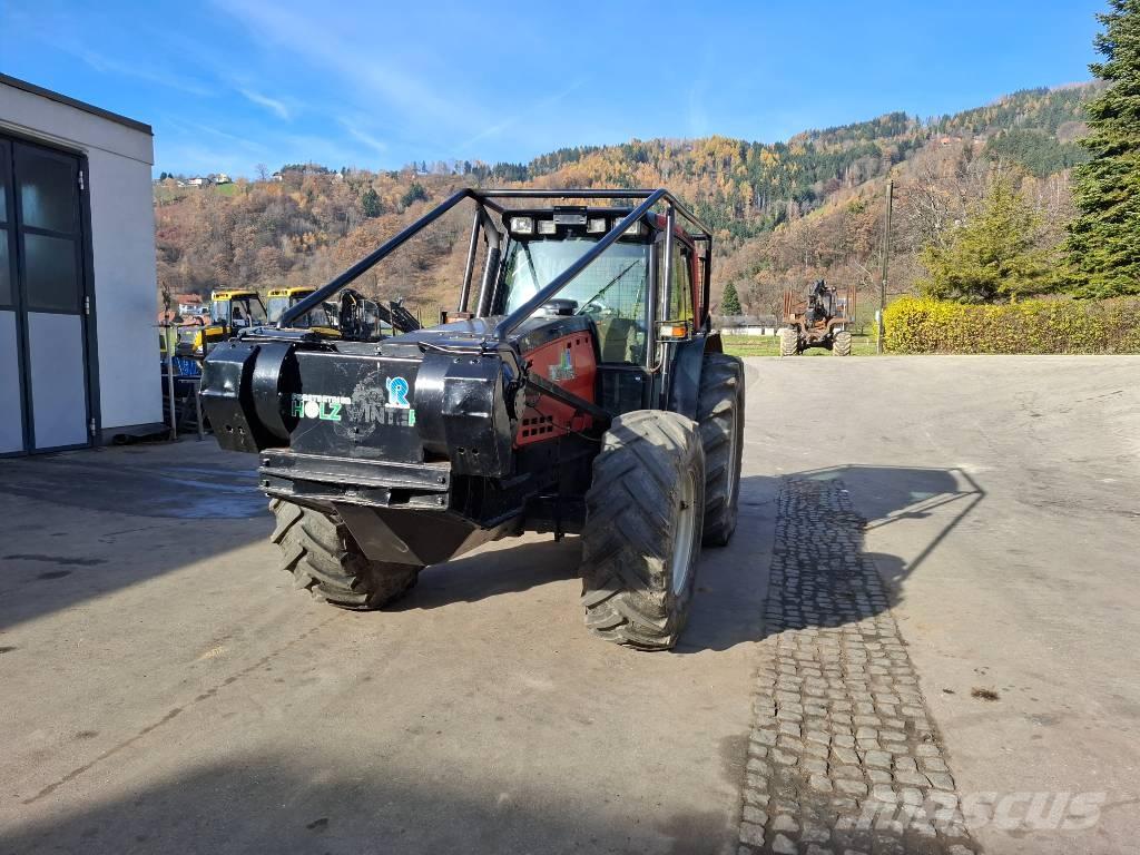 Valtra 8550 Gozdarski traktorji