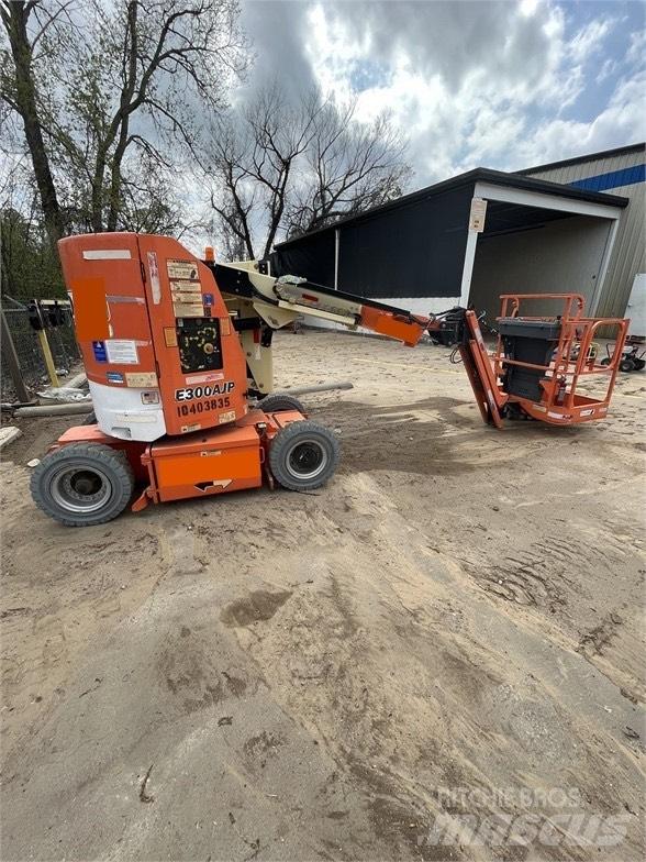 JLG E 300 AJP Škarjaste dvižne ploščadi