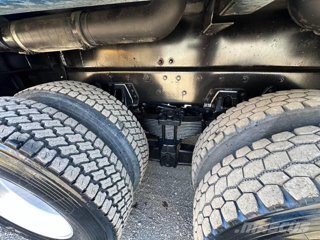 Freightliner 114 SD Vakuumski tovornjaki