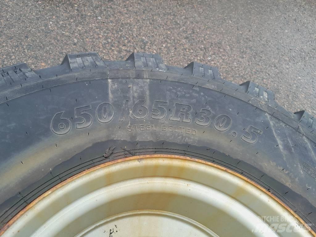 BKT 650/60R30,5 Hjul Gume, kolesa in platišča