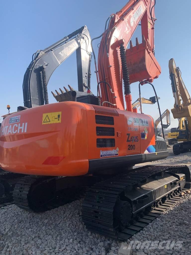 Hitachi 200 Bagri goseničarji