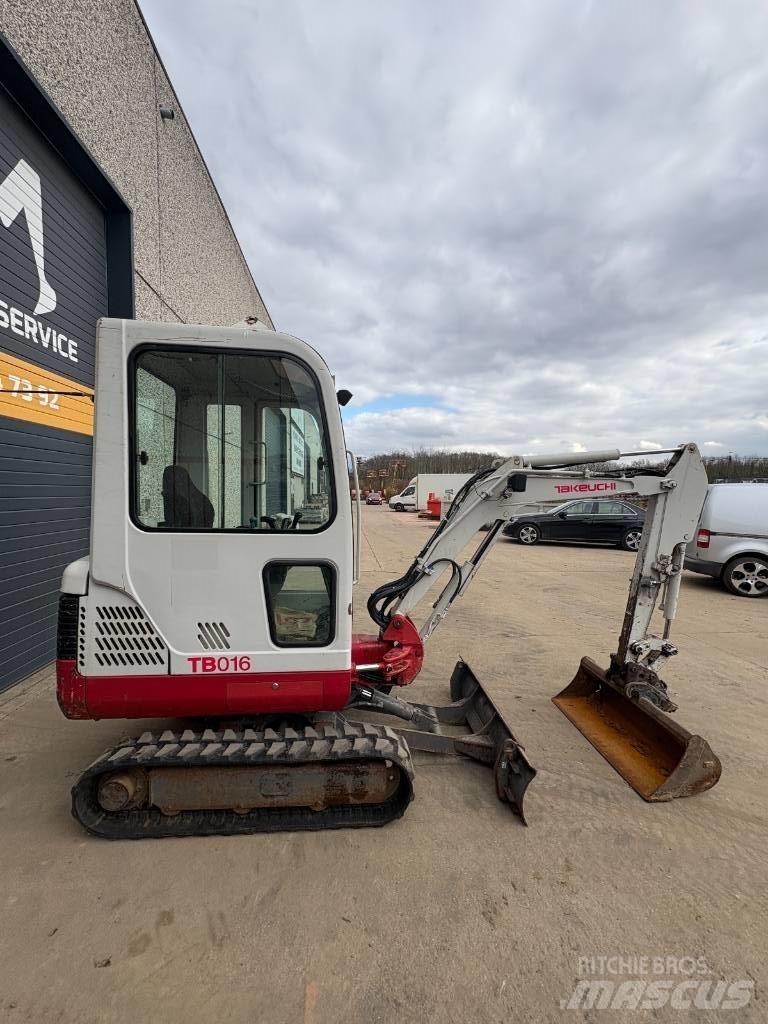 Takeuchi TB016 Mini bagri <7t