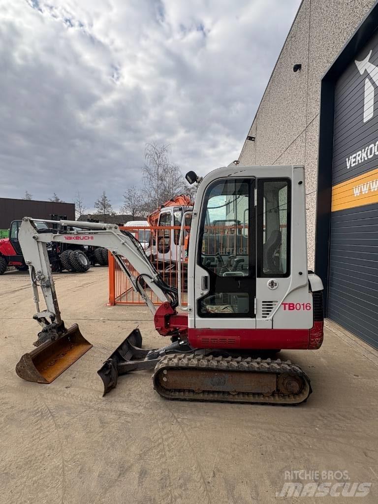 Takeuchi TB016 Mini bagri <7t