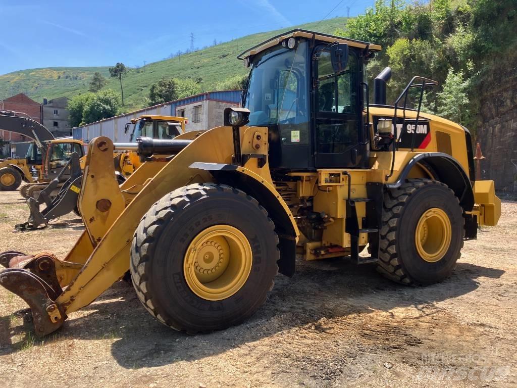 CAT 950 M Kolesni nakladalci