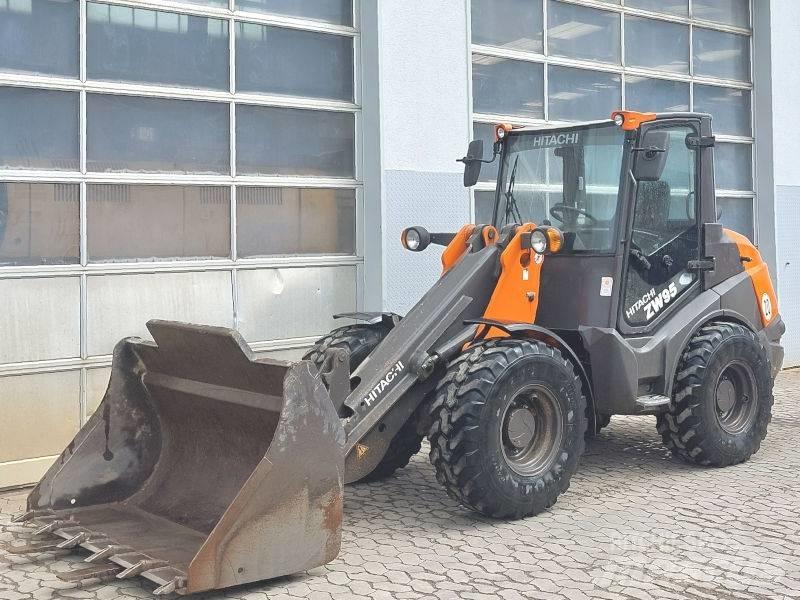 Hitachi ZW 95-6 Skid steer mini nakladalci
