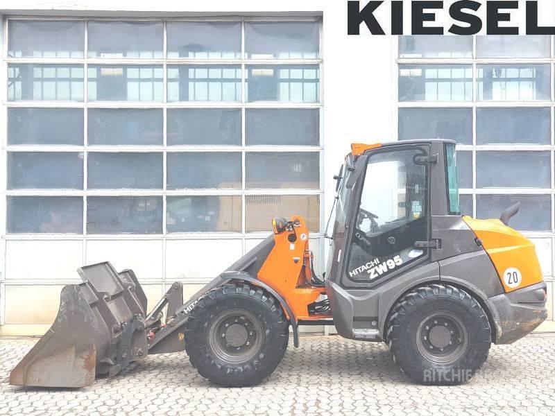 Hitachi ZW 95-6 Skid steer mini nakladalci