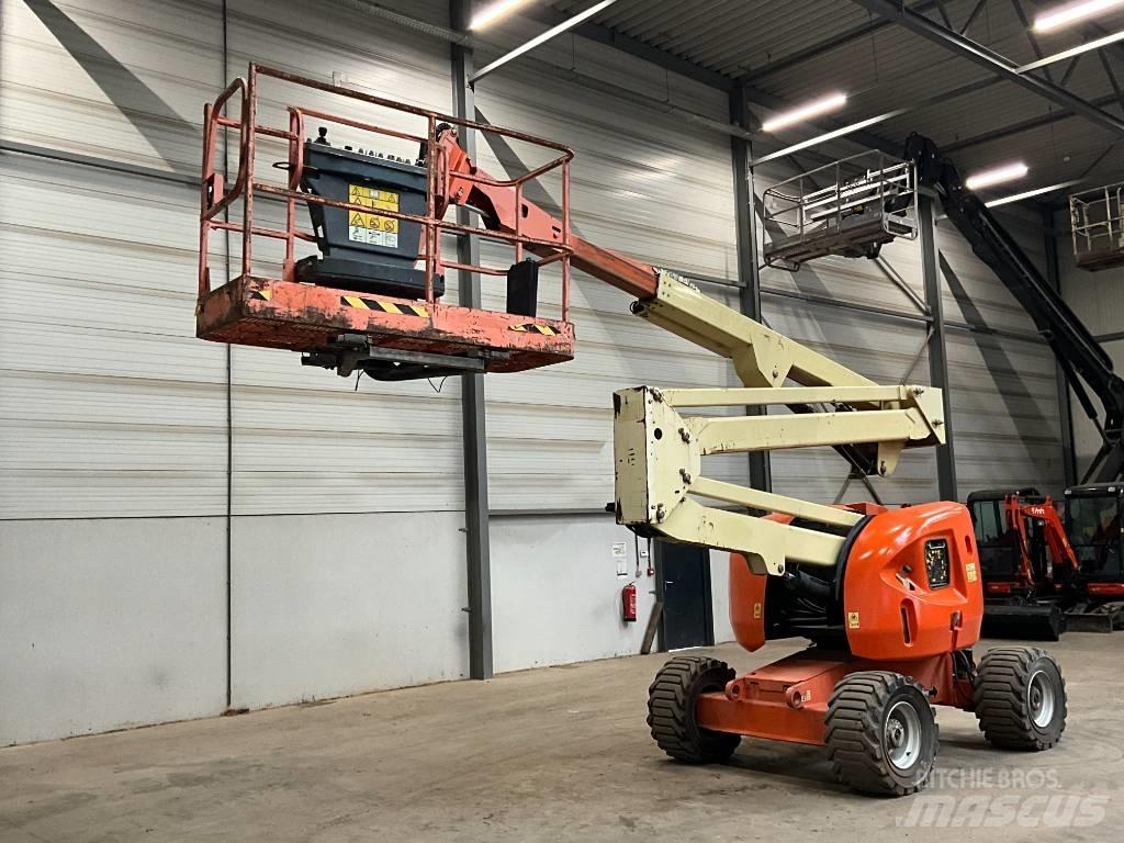 JLG 450 AJ Zglobne dvižne ploščadi