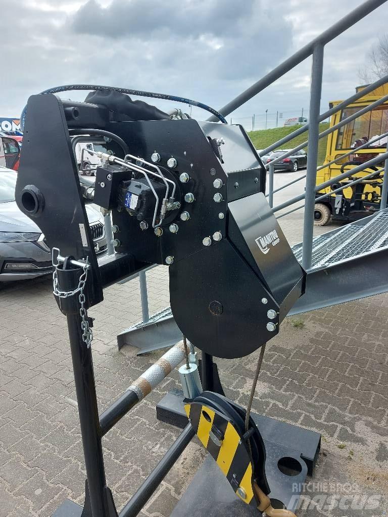 Manitou 2260 Večnamenski nakladalci