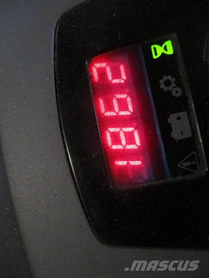 BT LPE 200 Električni nizko dvižni viličar s stojiščem