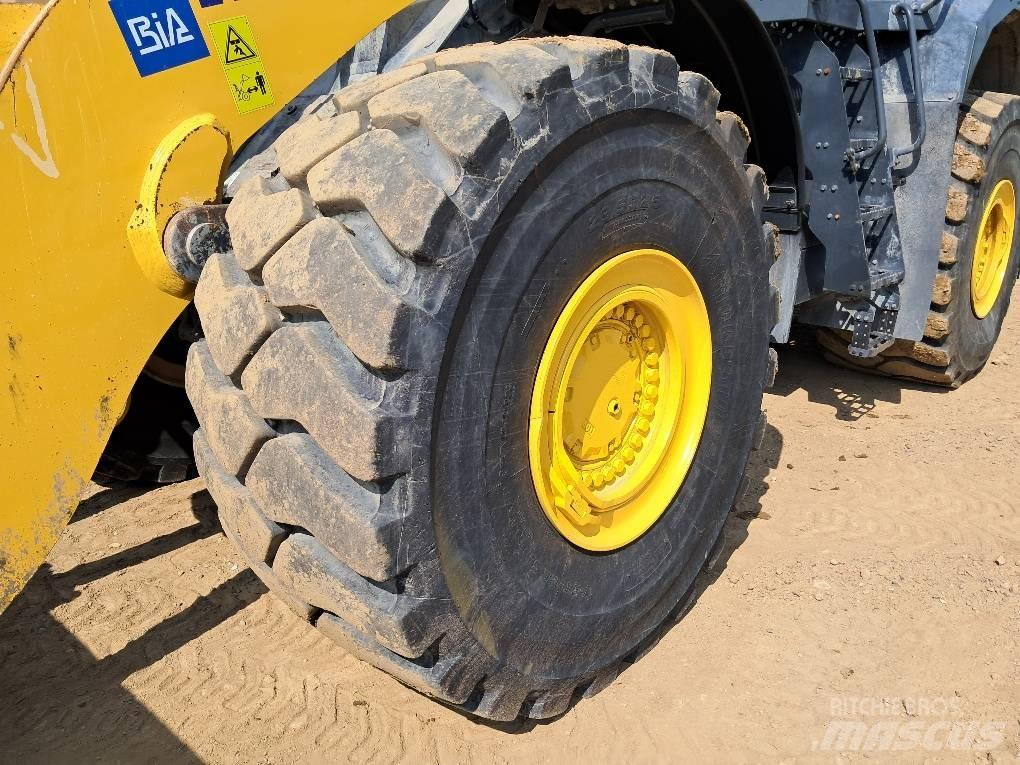 Komatsu WA500-8E0 Kolesni nakladalci