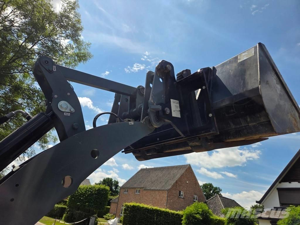 GiANT G2700HD X-TRA Večnamenski nakladalci