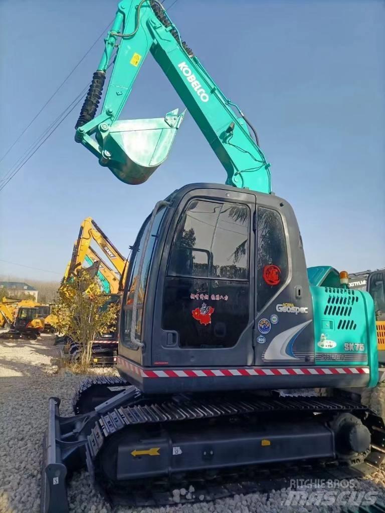 Kobelco SK 75 Midi bagri 7t – 12t
