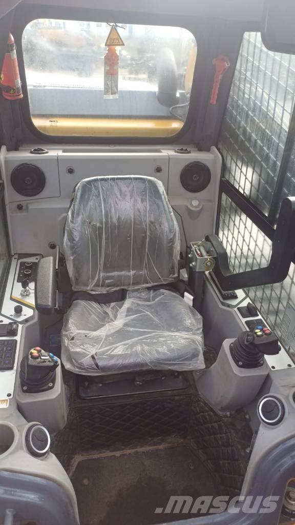 XCMG XC7-TV12 Nakladalci goseničarji