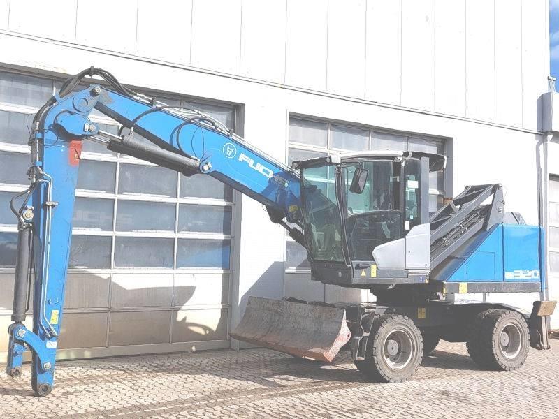 Fuchs MHL 320 F Bagri za prekladanje primarnih/sekundarnih surovin