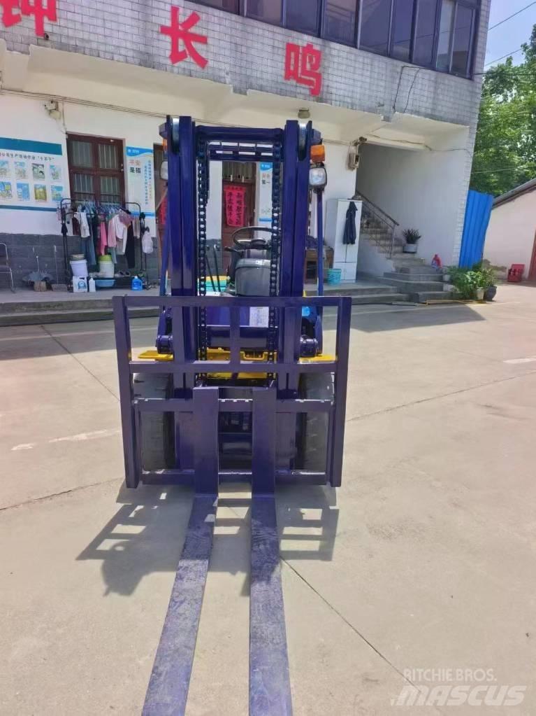 Komatsu FD 30 Dizelski viličarji