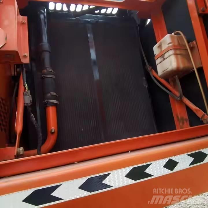 Doosan DH200LC-7 Bagri goseničarji