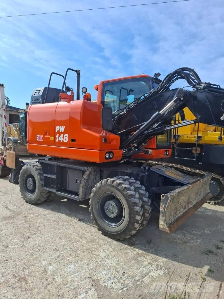 Komatsu PW 148-11 Bagri na kolesih