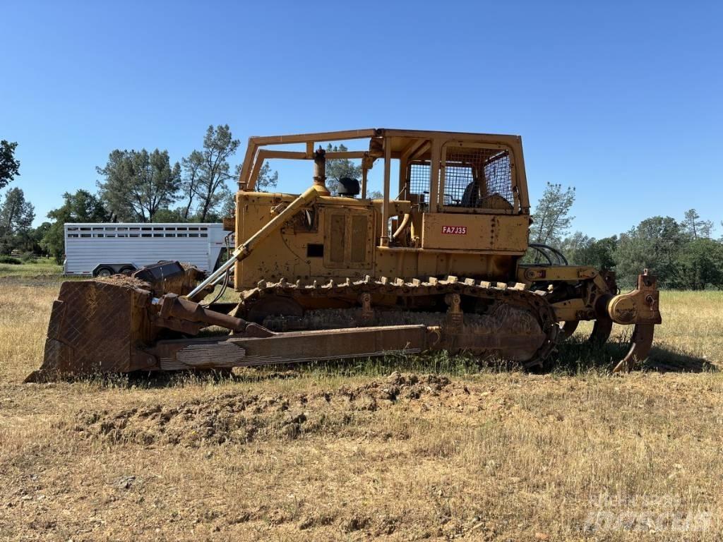 Komatsu D 85-12 Buldožerji goseničarji