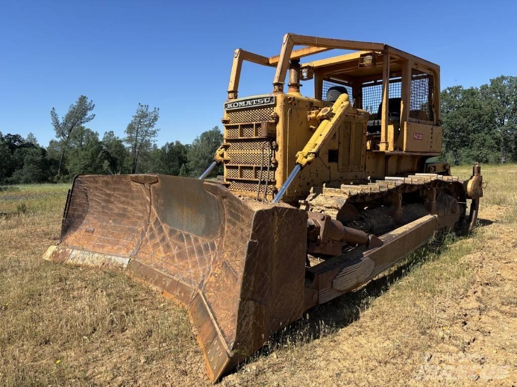 Komatsu D 85-12 Buldožerji goseničarji