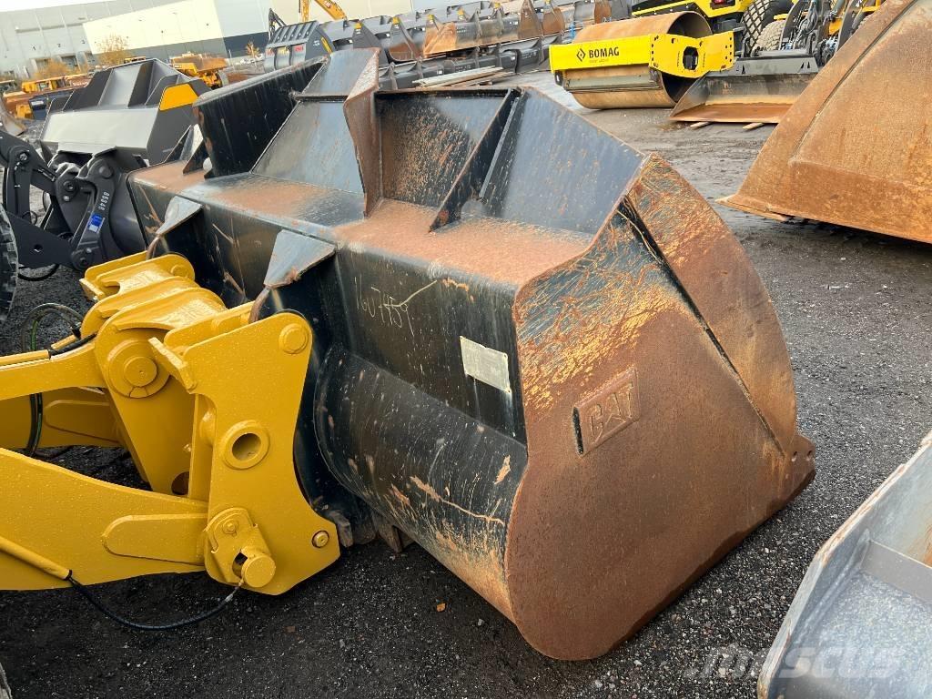 CAT 938M Kolesni nakladalci