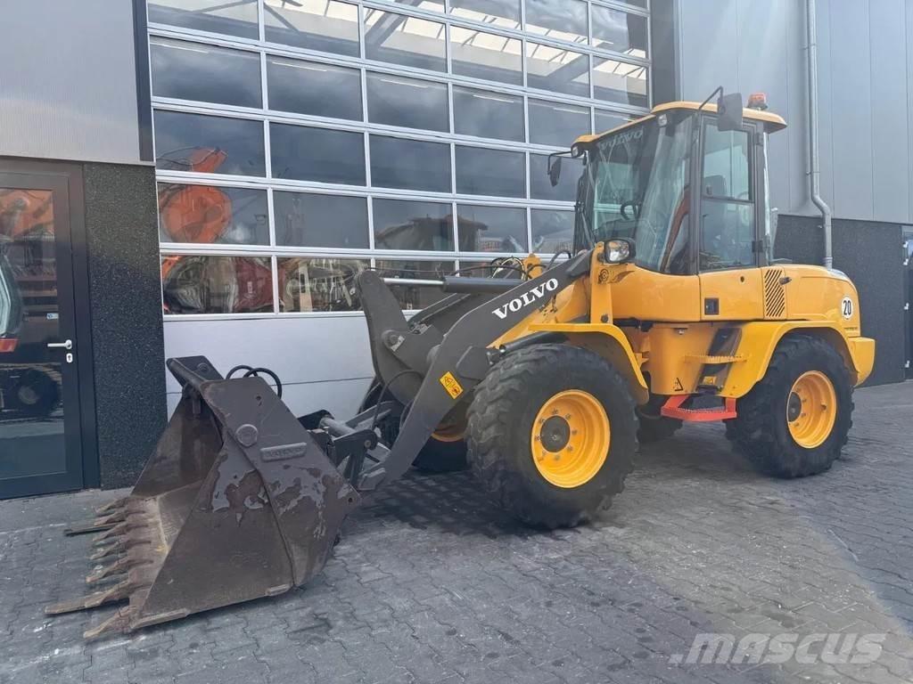 Volvo L35G Kolesni nakladalci