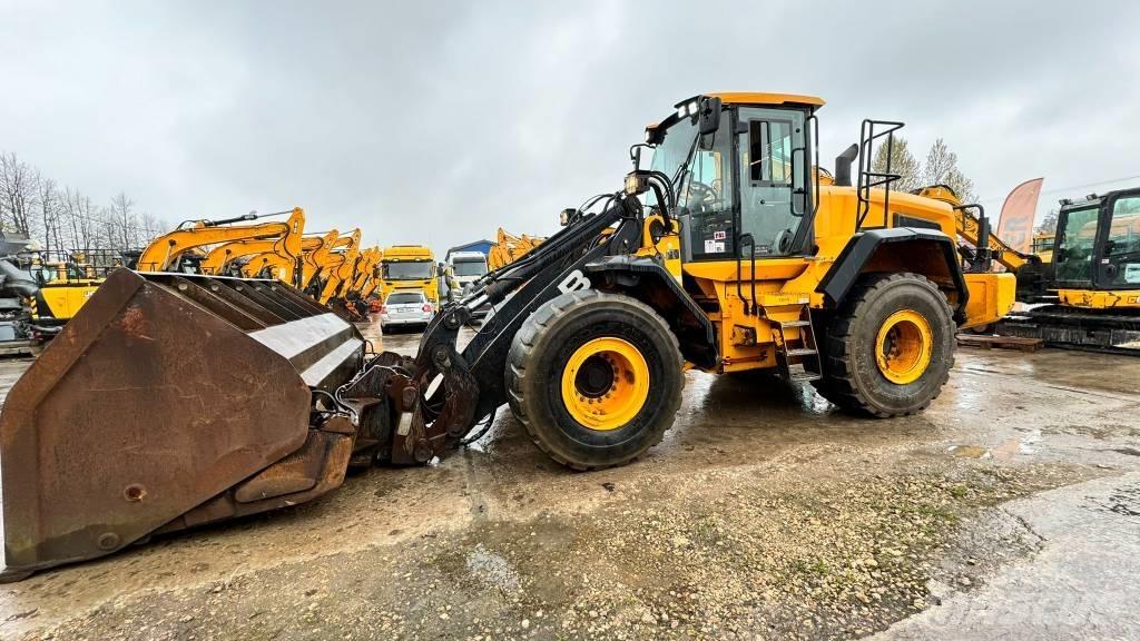JCB 457 HT Kolesni nakladalci