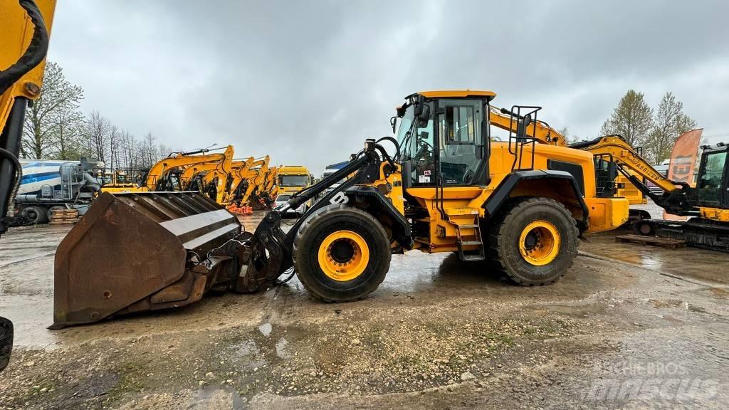 JCB 457 HT Kolesni nakladalci