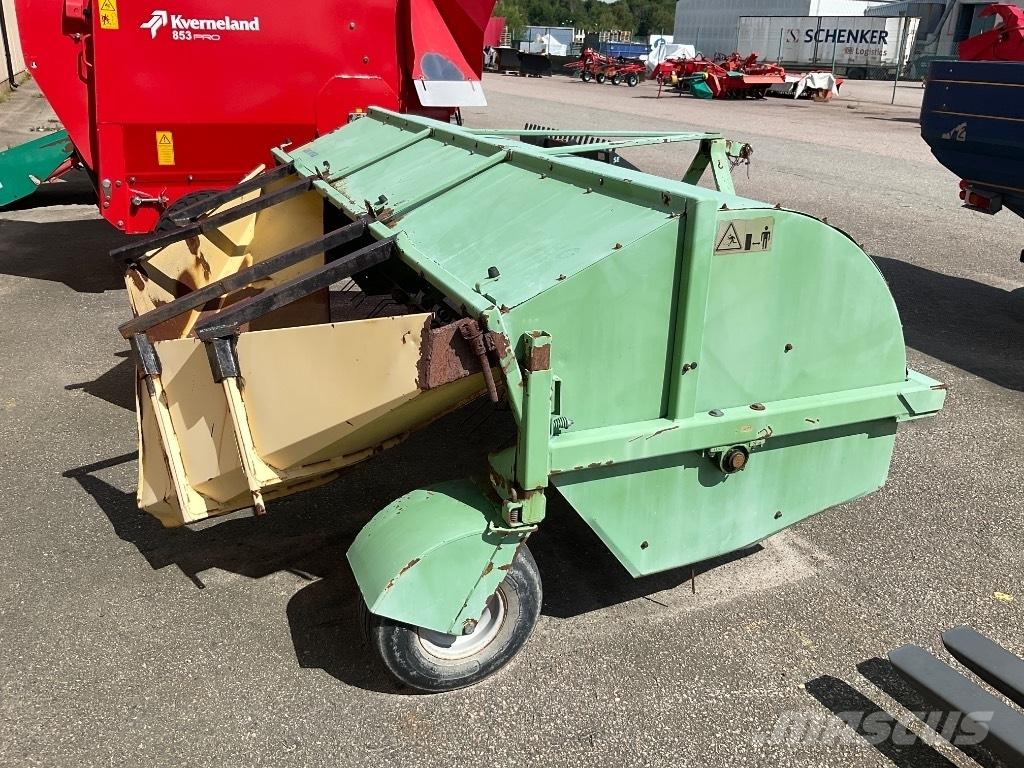 Elho TR 300 Obračalniki in zgrabljalniki