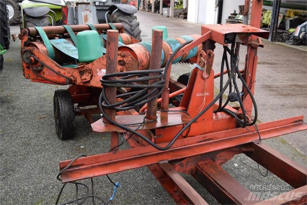 Kverneland UN7558 Stroji za zavijanje