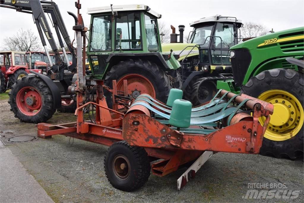 Kverneland UN7558 Stroji za zavijanje