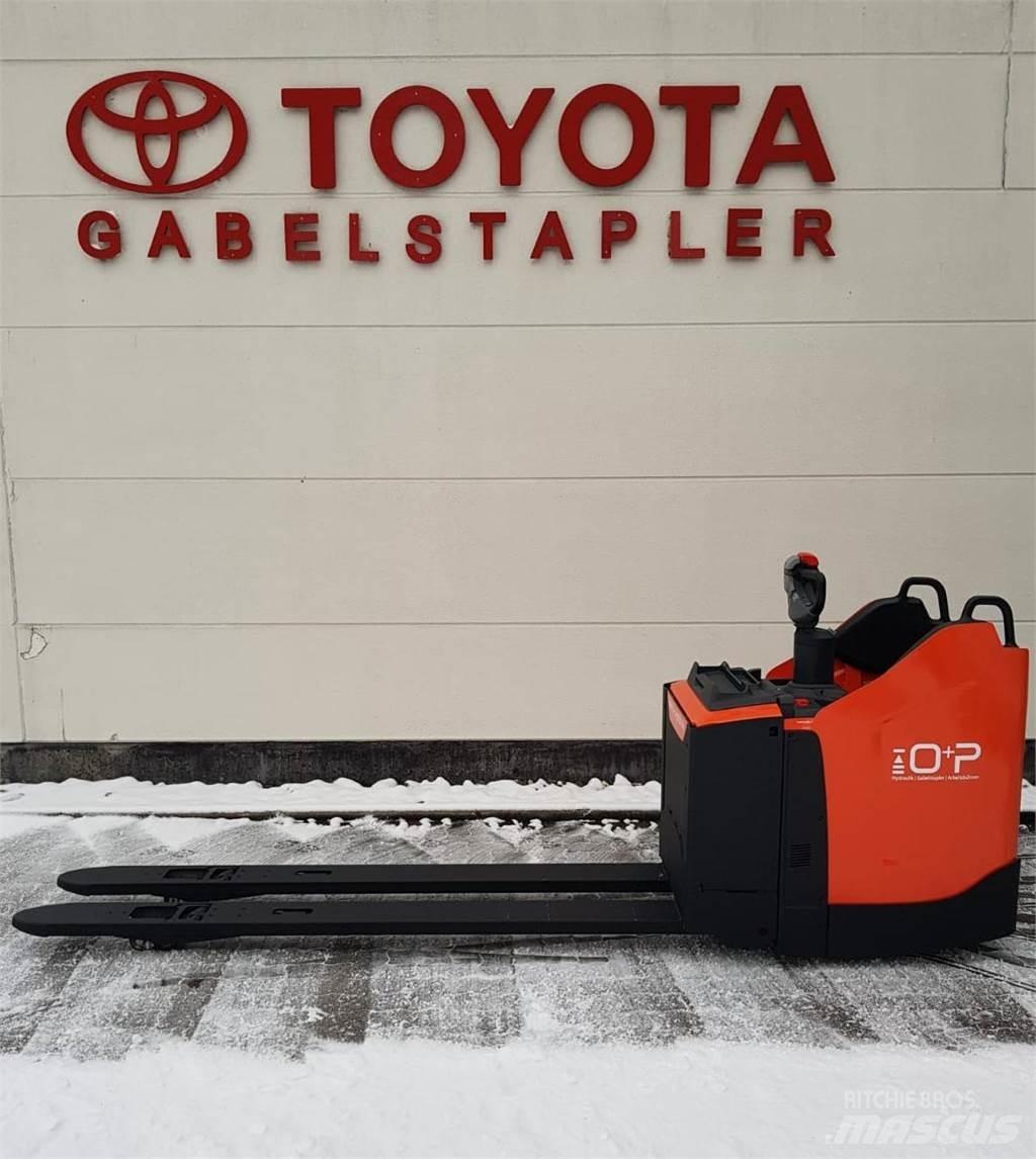 Toyota LPE 250 Električni nizko dvižni viličar