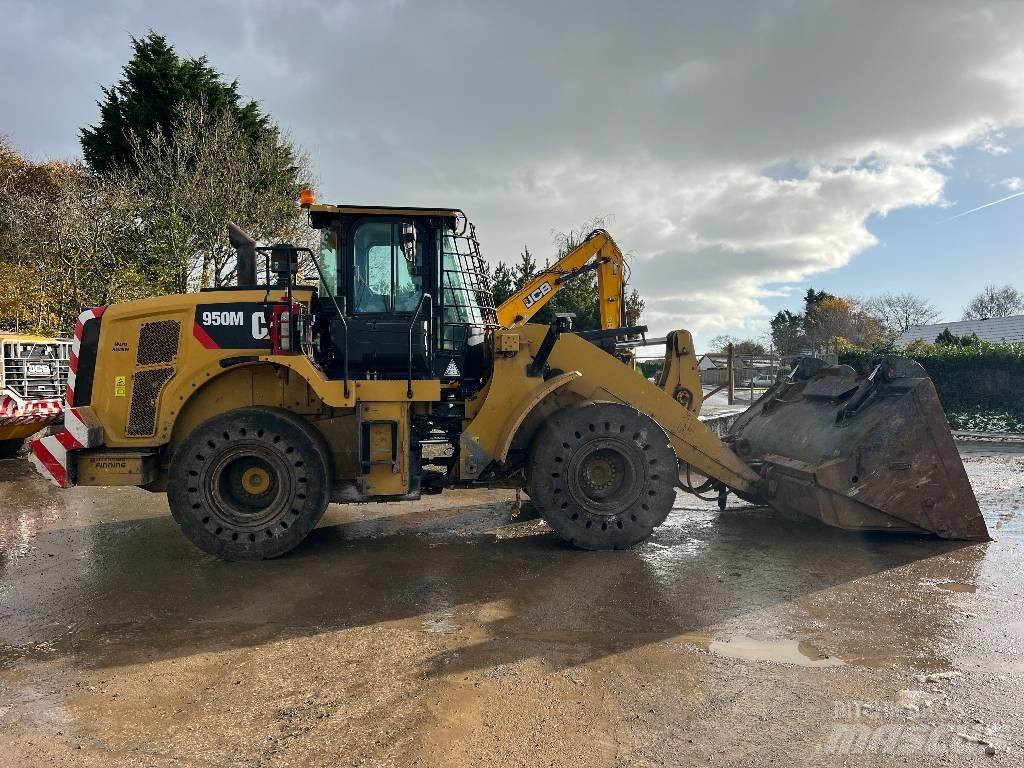 CAT 950 M Kolesni nakladalci